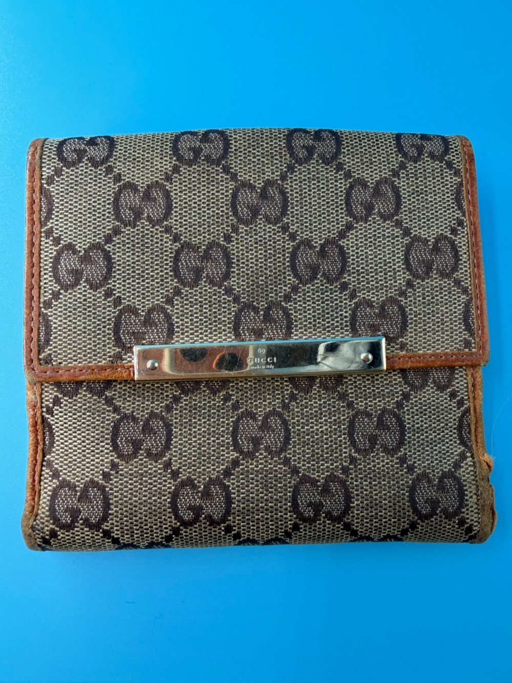 Gucci Compact Monogram Wallet Snap Canvas Silver Hardware Bifold - Picture 2 of 11